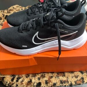 Women’s Black and White Nike Sneakers size 10